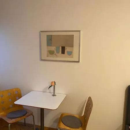 Cosy Near Florenc In Daire *